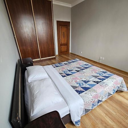 Ernaz Plus Apartments-Expo-Boulevard 130 Astana Luaran gambar